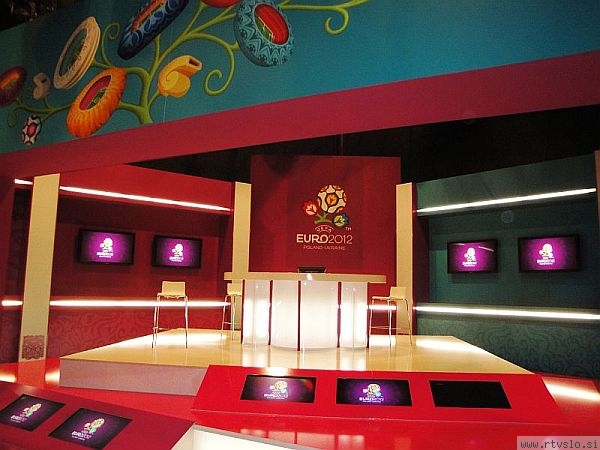 scena_za_EURO_2012.jpg scena_za_EURO_2012.jpg
